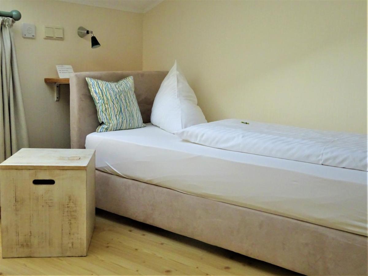 Hotel Pension Zur Faehrbruecke Stralsund Luaran gambar