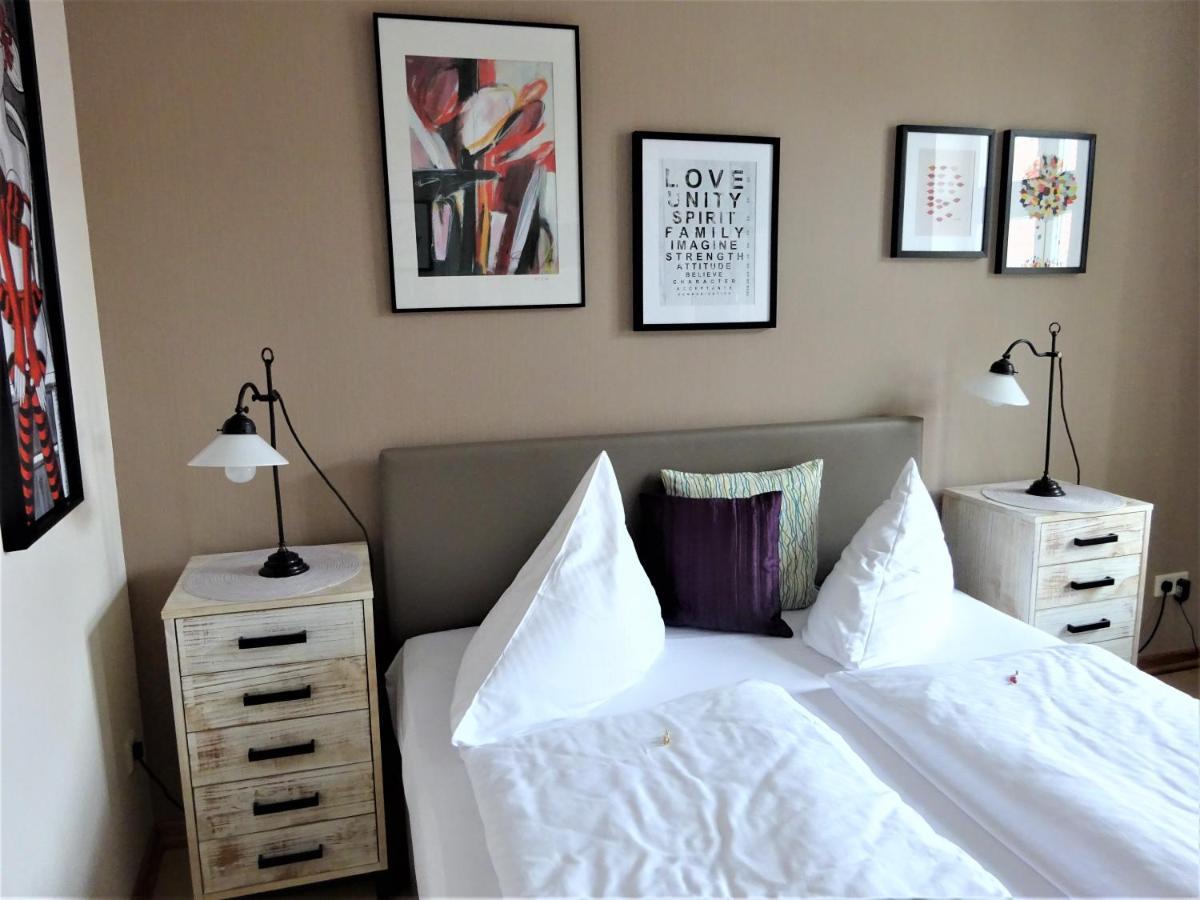 Hotel Pension Zur Faehrbruecke Stralsund Luaran gambar
