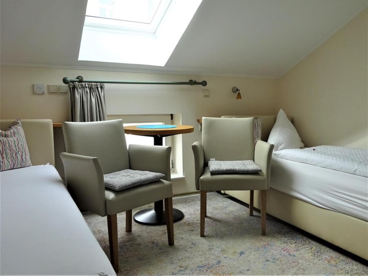 Hotel Pension Zur Faehrbruecke Stralsund Luaran gambar