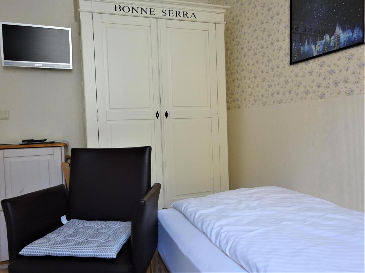 Hotel Pension Zur Faehrbruecke Stralsund Luaran gambar