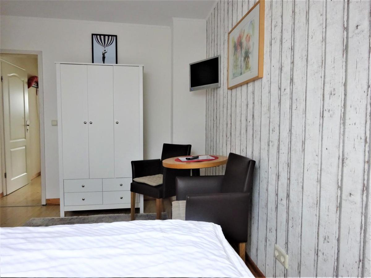 Hotel Pension Zur Faehrbruecke Stralsund Luaran gambar