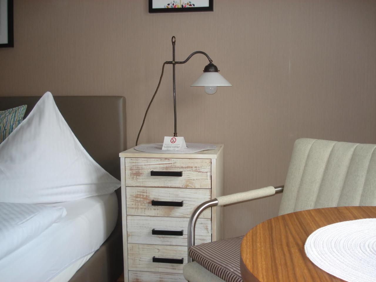 Hotel Pension Zur Faehrbruecke Stralsund Luaran gambar
