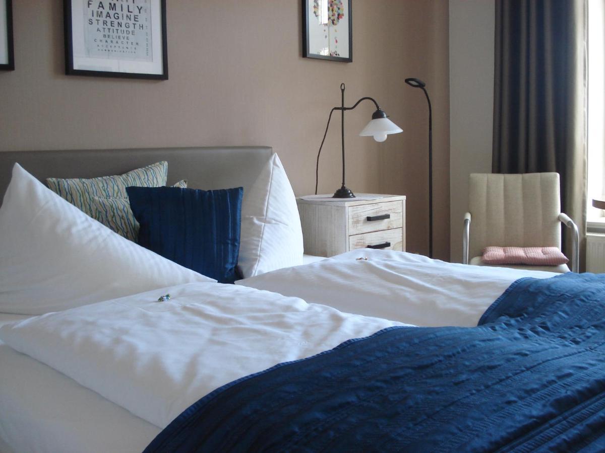 Hotel Pension Zur Faehrbruecke Stralsund Luaran gambar